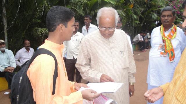 HJS members with BJP MP